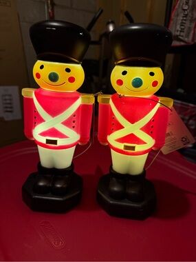 Classic Red Toy Soldier Mini Mold - Set of 2